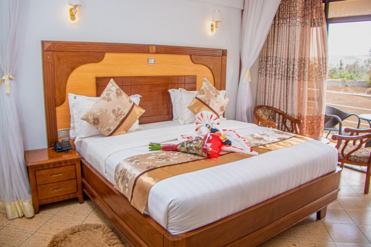 แกรนด์ วินส์ตัน โฮเต็ล Hotel นาคูรู ภายนอก รูปภาพ