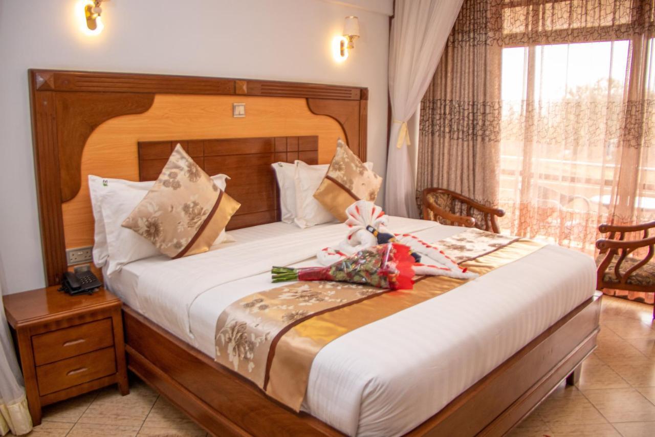 แกรนด์ วินส์ตัน โฮเต็ล Hotel นาคูรู ภายนอก รูปภาพ