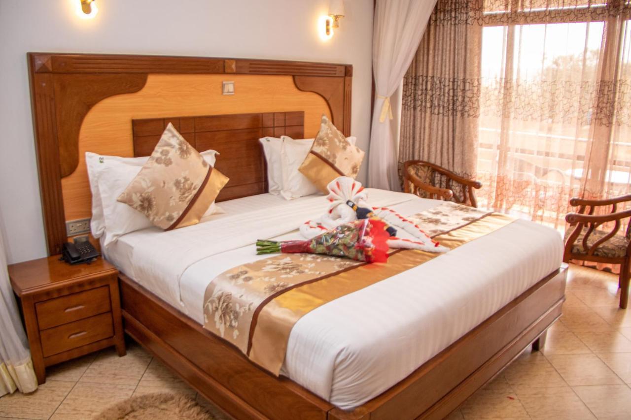 แกรนด์ วินส์ตัน โฮเต็ล Hotel นาคูรู ภายนอก รูปภาพ