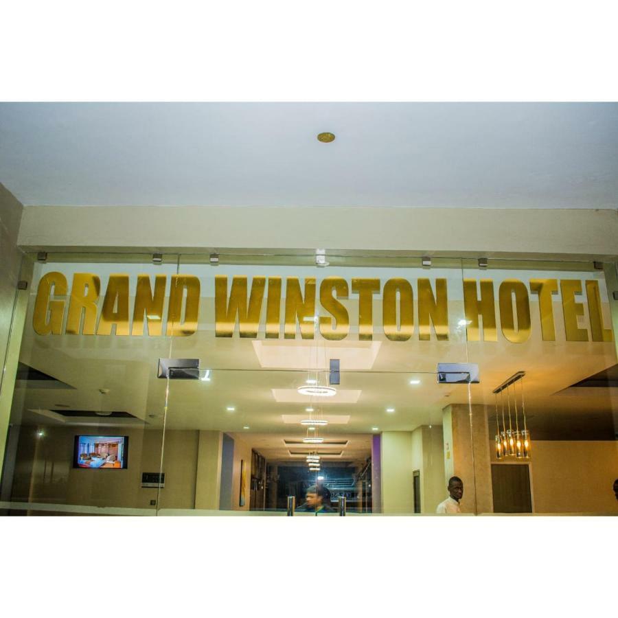 แกรนด์ วินส์ตัน โฮเต็ล Hotel นาคูรู ภายนอก รูปภาพ