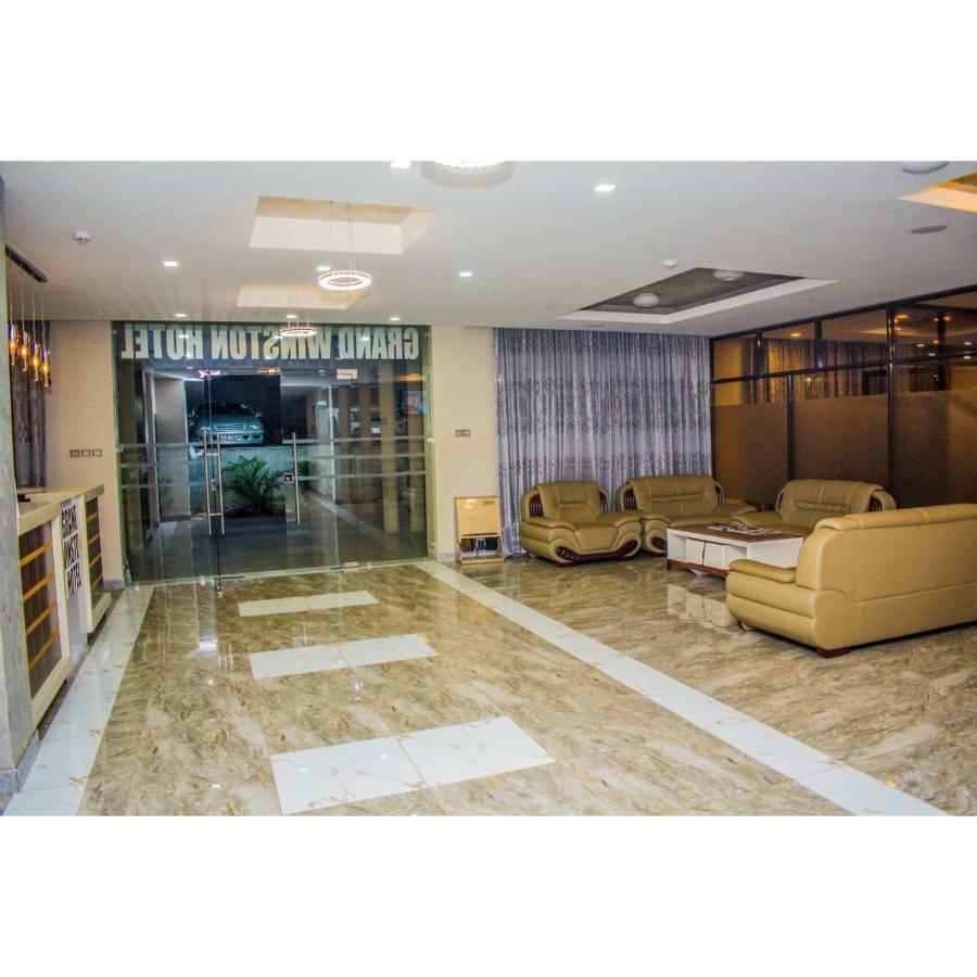 แกรนด์ วินส์ตัน โฮเต็ล Hotel นาคูรู ภายนอก รูปภาพ